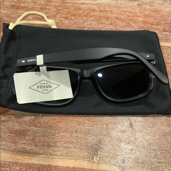 Fossil Black Sunglasses with Blue Lenses - Picture 2 of 3